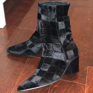 Brand new with tag E8 by Miista. booties!